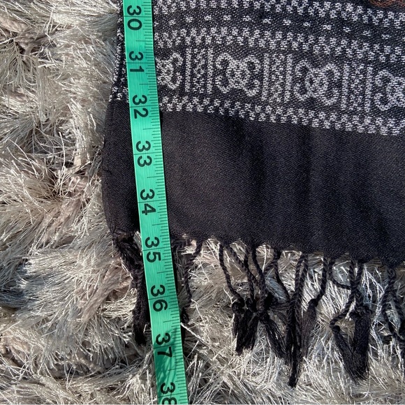 Pashmina women scarf/ wrap black, grey, pink Elephant print. Used. Missing label - Picture 7 of 12